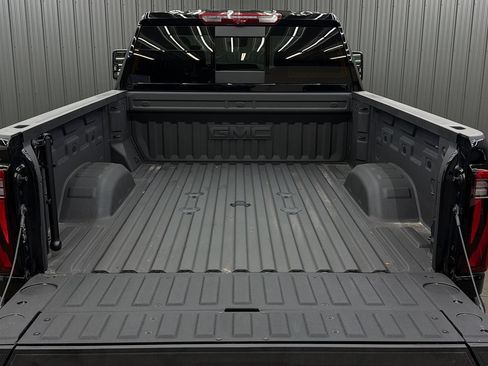 Used 2025 GMC Sierra 2500 Denali w/ Denali Reserve Package AWD/4WD image 17