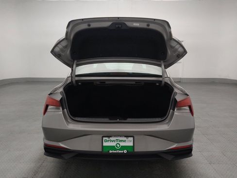 Used 2022 Hyundai Elantra SEL FWD image 29