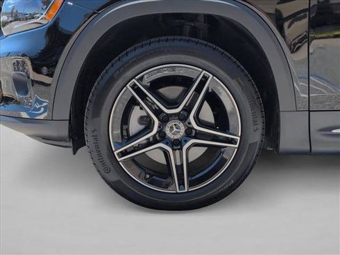 Used 2026 Mercedes-Benz GLB 250 4MATIC image 10