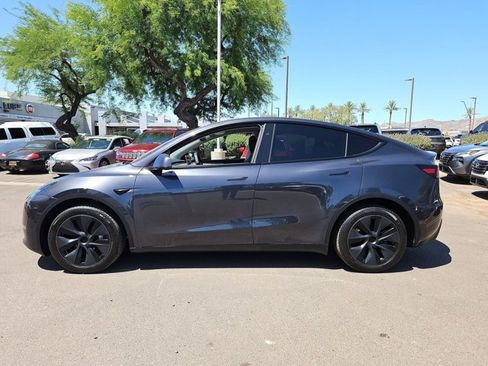 Used 2025 Tesla Model Y Long Range AWD/4WD image 9