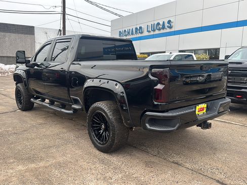 Used 2022 Chevrolet Silverado 2500 LTZ w/ LTZ Plus Package image 7