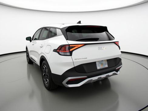 Used 2025 Kia Sportage LX image 6