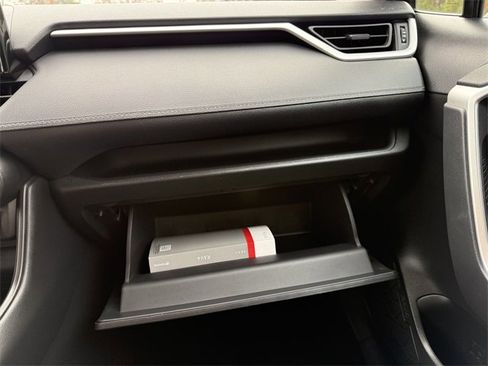 Used 2021 Toyota RAV4 XLE image 47