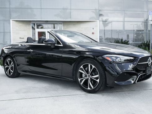 Used 2025 Mercedes-Benz CLE 300 4MATIC Cabriolet image 4