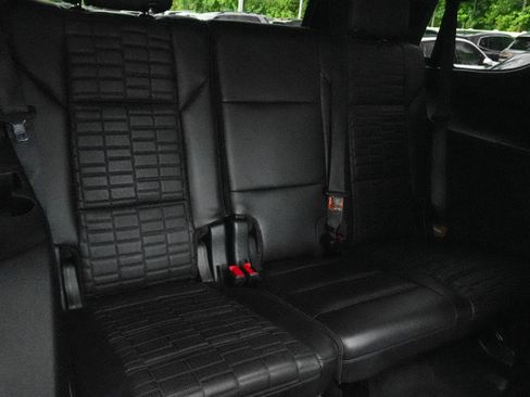 Used 2022 Cadillac Escalade Sport Platinum w/ Heavy-Duty Trailer Package AWD/4WD image 35