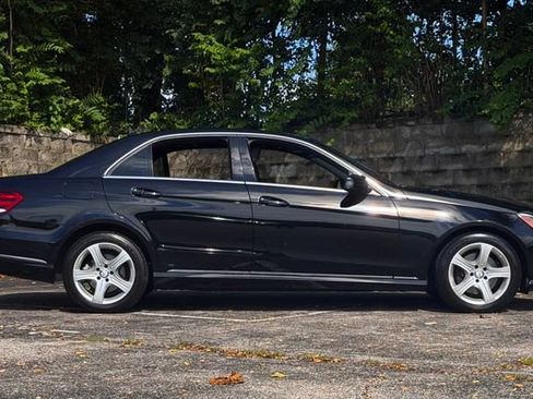 Used 2014 Mercedes-Benz E 350 4MATIC Sedan image 3