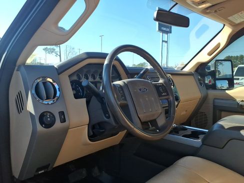 Used 2012 Ford F250 Lariat w/ Chrome Pkg image 6