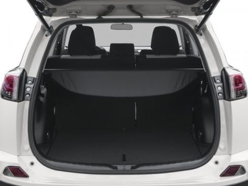 Used 2017 Toyota RAV4 XLE image 15