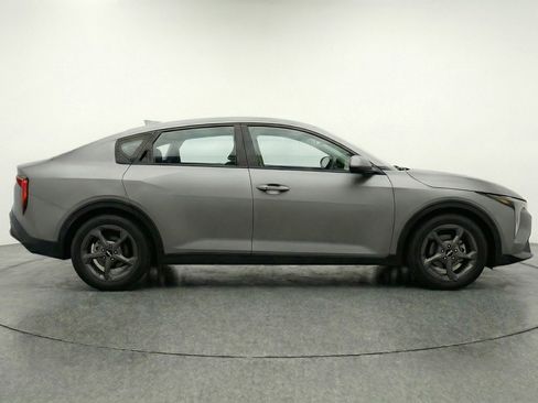 Used 2025 Kia K4 FWD image 11