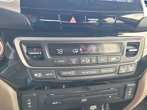 Used 2016 Honda Pilot Touring image 24