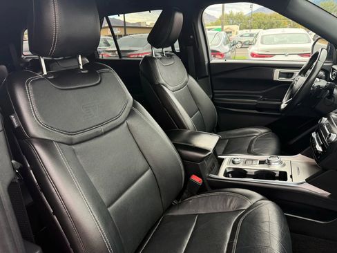 Used 2020 Ford Explorer ST image 30