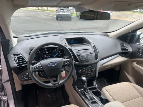 Used 2017 Ford Escape SE AWD/4WD image 4