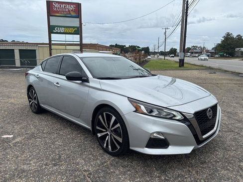 Used 2019 Nissan Altima 2.5 SR FWD image 7