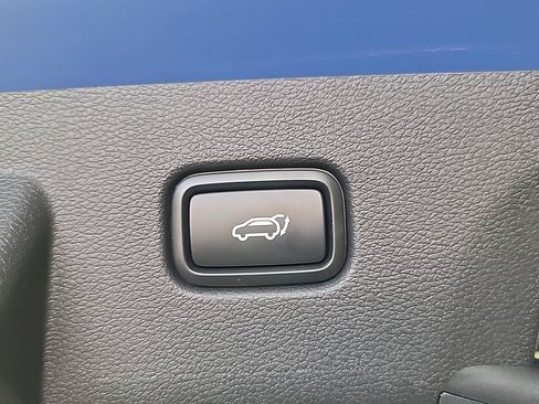 Used 2026 Kia Sportage EX FWD image 8