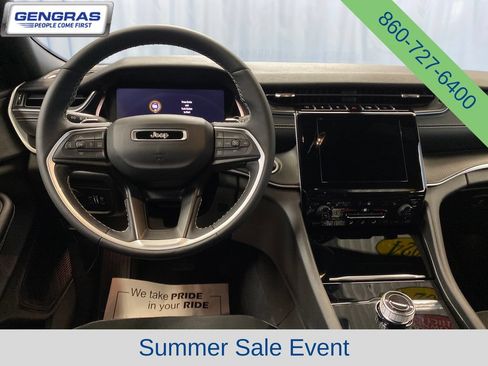 Used 2024 Jeep Grand Cherokee Altitude AWD/4WD image 31