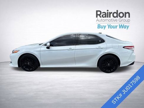 Used 2018 Toyota Camry XLE FWD image 4