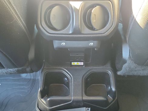 Used 2020 Jeep Gladiator Overland image 19