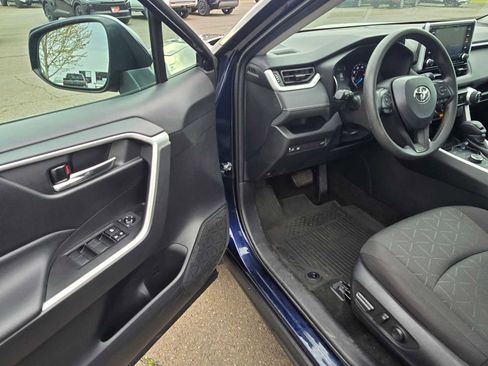 Used 2021 Toyota RAV4 XLE w/ Convenience Package AWD/4WD image 21