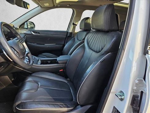Used 2023 Hyundai Palisade Limited w/ Cargo Package FWD image 16