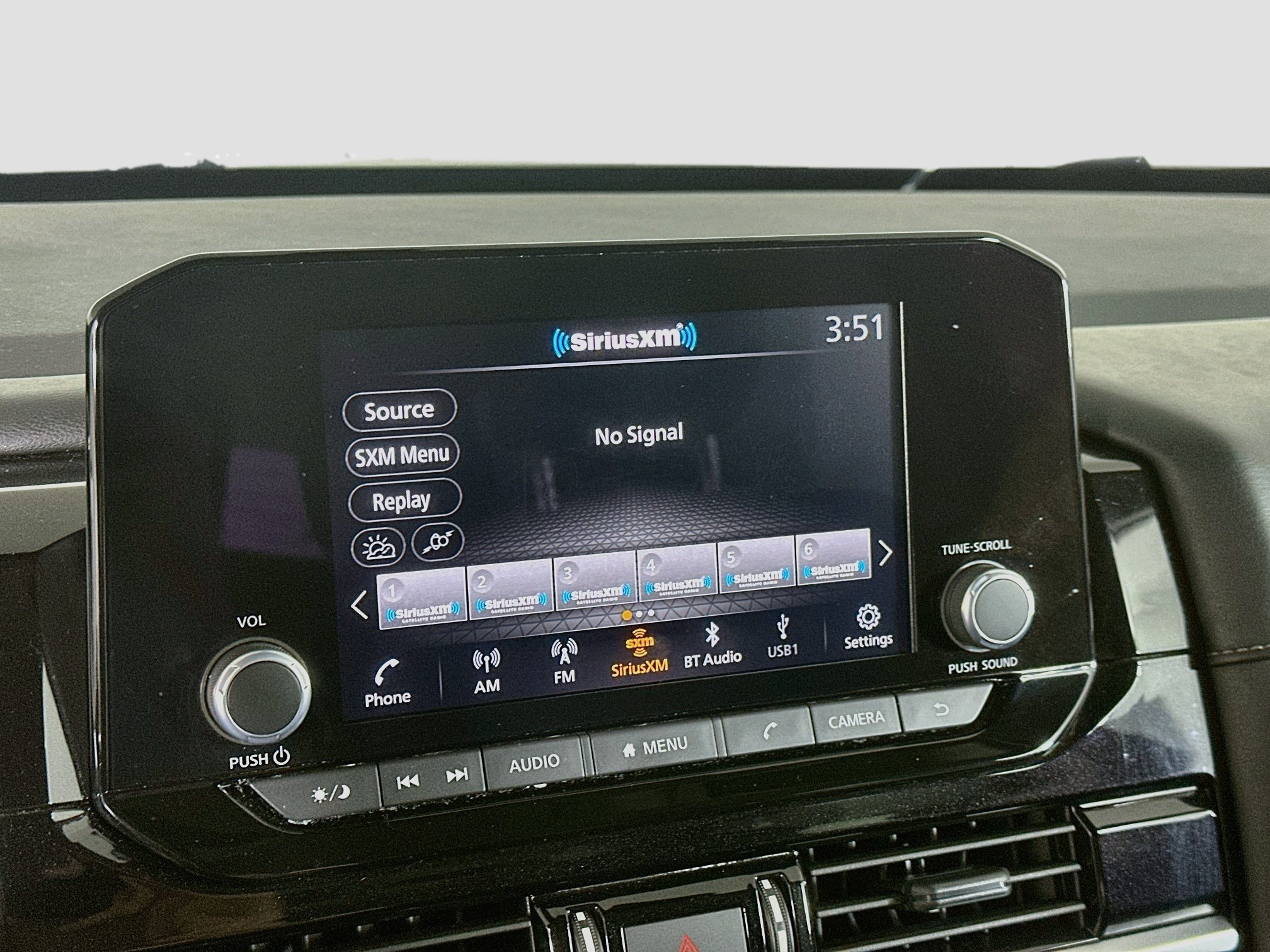 Used 2025 Nissan Pathfinder SV FWD image 21