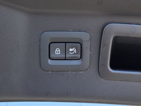 Used 2024 MAZDA CX-90 Plug-In Hybrid w/ Preferred image 17