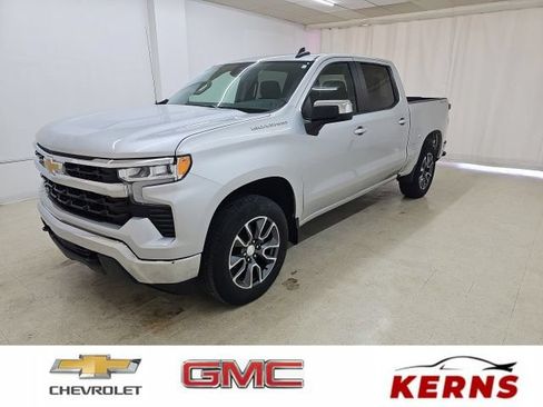 Used 2022 Chevrolet Silverado 1500 LT AWD/4WD image 1