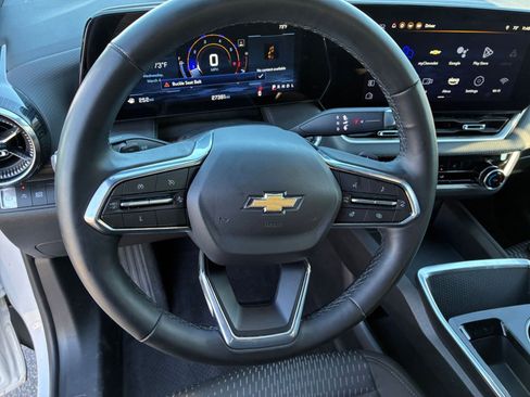 Used 2025 Chevrolet Equinox LT image 27