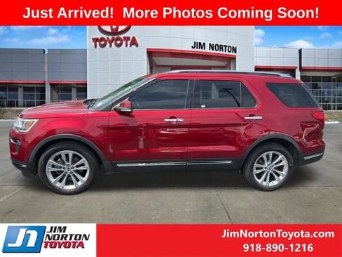 Used 2018 Ford Explorer Limited w/ Equipment Group 301A FWD image 3