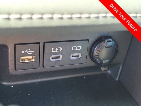 Used 2024 Toyota Highlander XLE FWD image 10