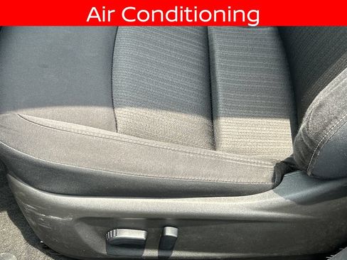 Used 2025 Nissan Altima 2.5 SV FWD image 14