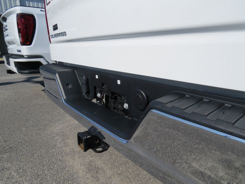 Used 2025 Chevrolet Silverado 1500 LT AWD/4WD image 16