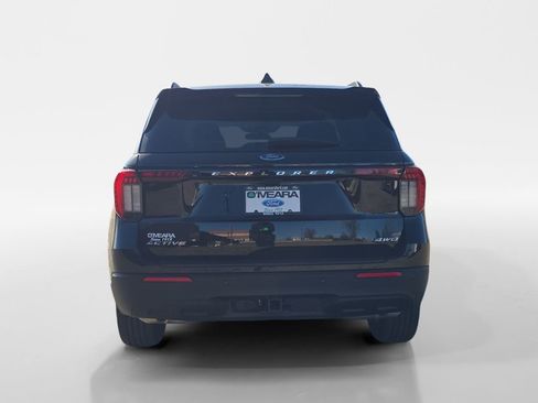 Used 2025 Ford Explorer Active image 4