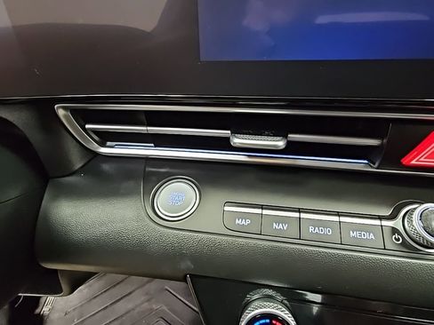 Used 2024 Hyundai Elantra SEL w/ Convenience Package image 25