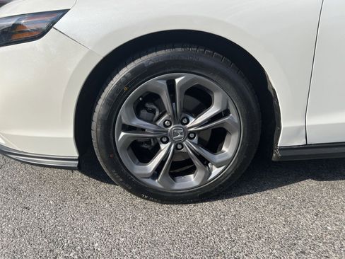 Used 2023 Honda Accord EX image 12