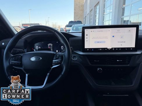 Used 2025 Ford Explorer Platinum image 7