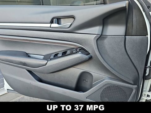 Used 2023 Nissan Altima 2.5 SR FWD image 27
