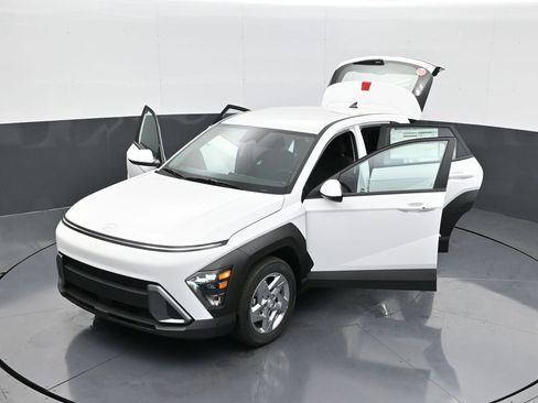 New 2026 Hyundai Kona SE image 30