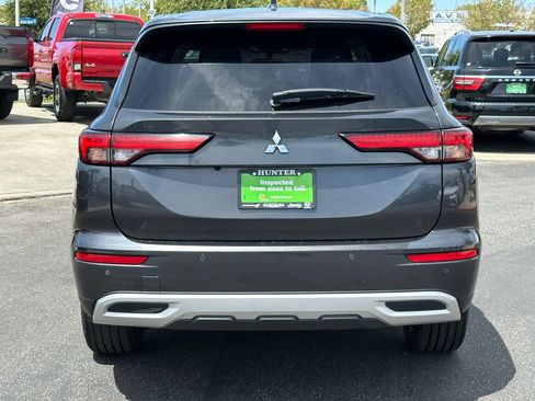 Used 2024 Mitsubishi Outlander SE AWD/4WD image 8