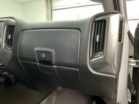Used 2018 Chevrolet Silverado 1500 LT w/ LT Eassist Package image 14
