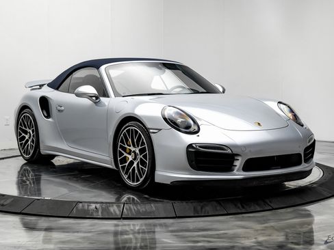 Used 2015 Porsche 911 Turbo S image 25