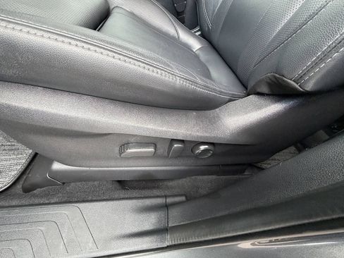 Used 2022 Subaru Ascent Limited AWD/4WD image 10