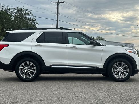 Certified 2020 Ford Explorer XLT w/ Equipment Group 202A AWD/4WD image 8