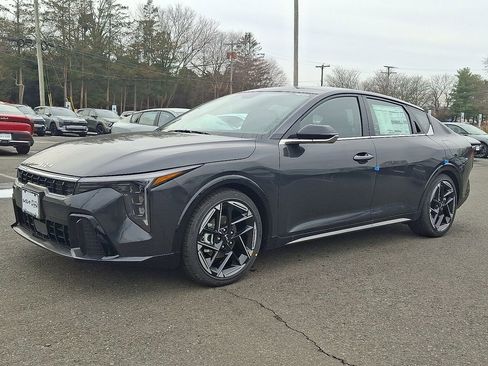 New 2025 Kia K4 GT-Line image 2