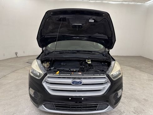 Used 2018 Ford Escape SE w/ SE Sync 3 Package FWD image 17