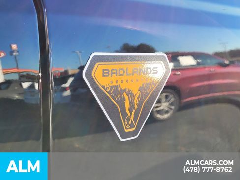 Used 2024 Ford Bronco Badlands image 15