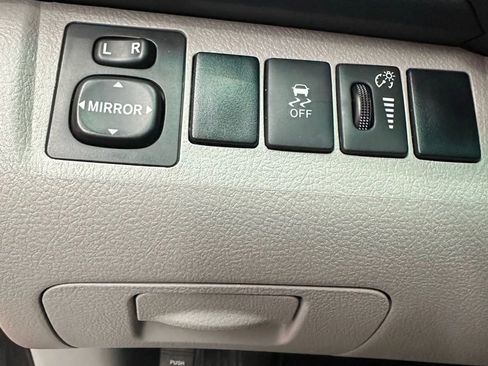 Used 2013 Toyota Highlander SE image 11