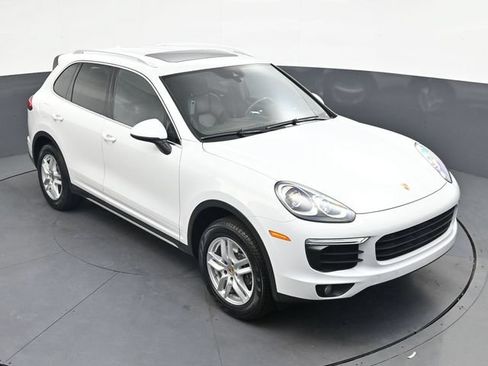 Used 2017 Porsche Cayenne Platinum Edition AWD/4WD image 21