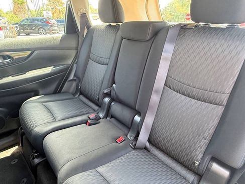 Used 2017 Nissan Rogue S FWD image 24