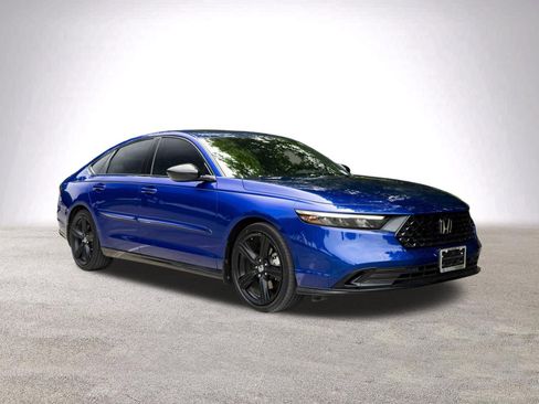 Used 2023 Honda Accord Sport image 2