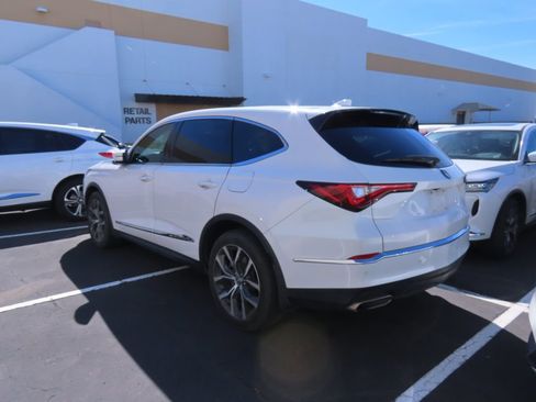Used 2023 Acura MDX SH-AWD w/ Technology Package image 3